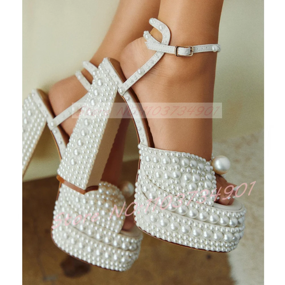Block Heel Ankle Boots - 女性用 ホワイト パール プラットフォーム サンダル アンクル