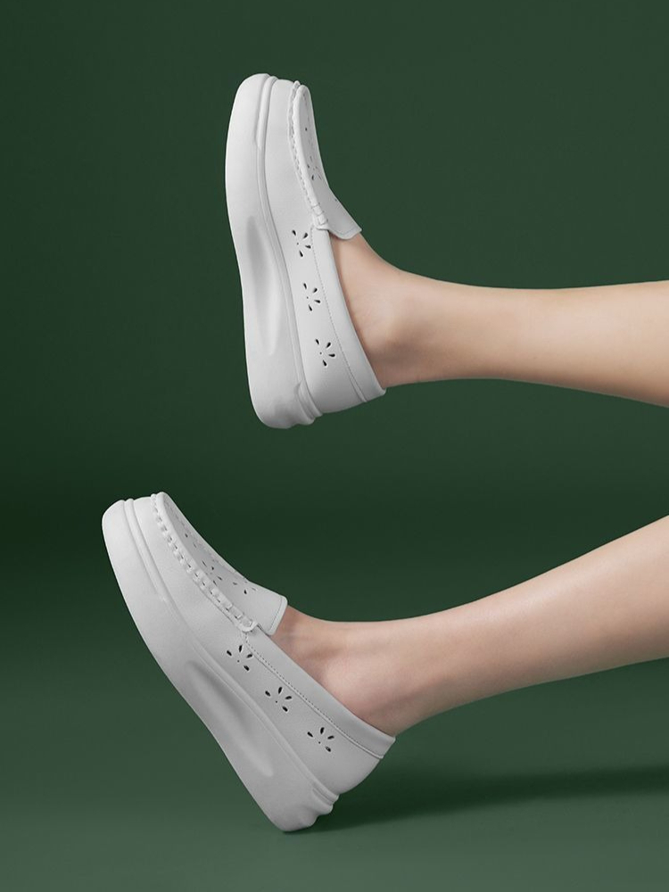 女性用厚底ナースシューズ通気性のある穴あきワークスニーカー滑 - Women'S Shoes For Standing All Day のレビューと価格