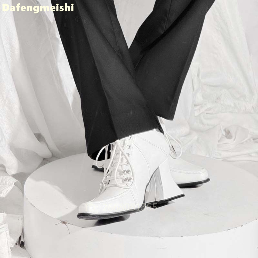 ホワイトレザー スクエアトゥ アンクルブーツ フロント＆バッ - Block Heel Ankle Boots のレビューと価格