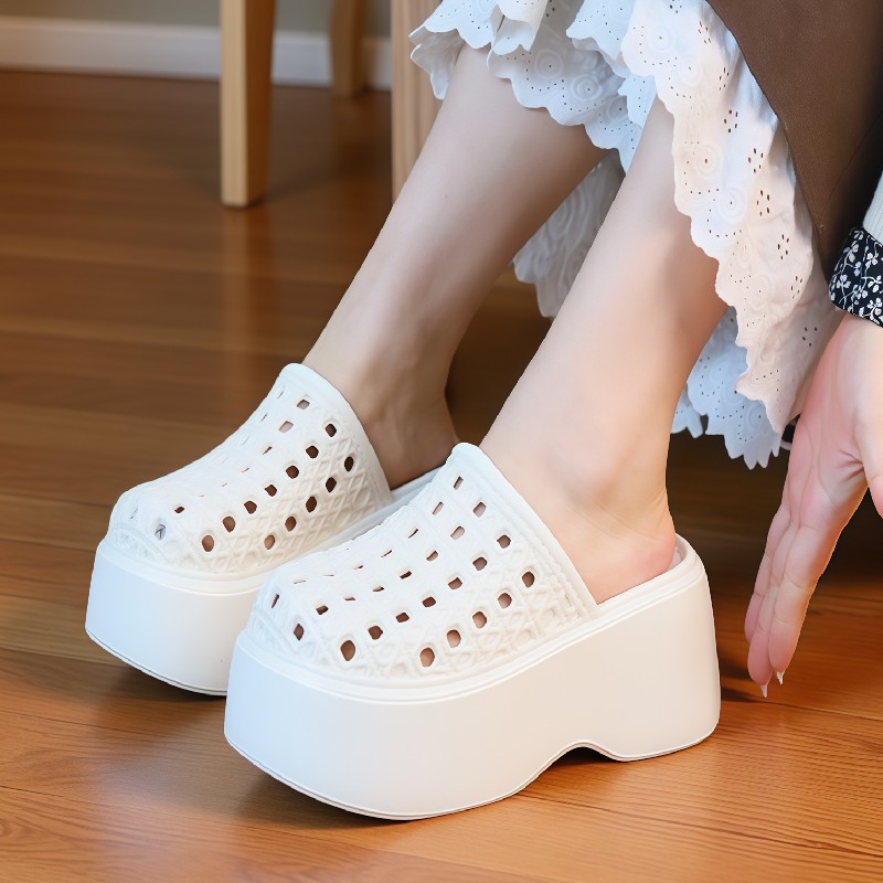 チャンキー厚底7cmプラットフォームスリッパ レディース 中 - Platform Sneakers Chunky のレビューと価格